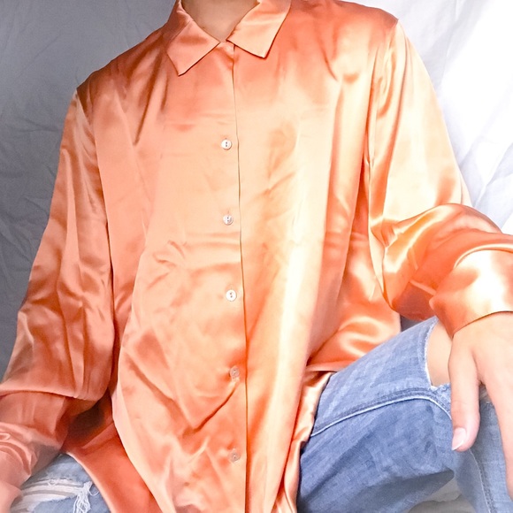 Bill Burns Signature Peach Silk Blouse - Picture 4 of 7